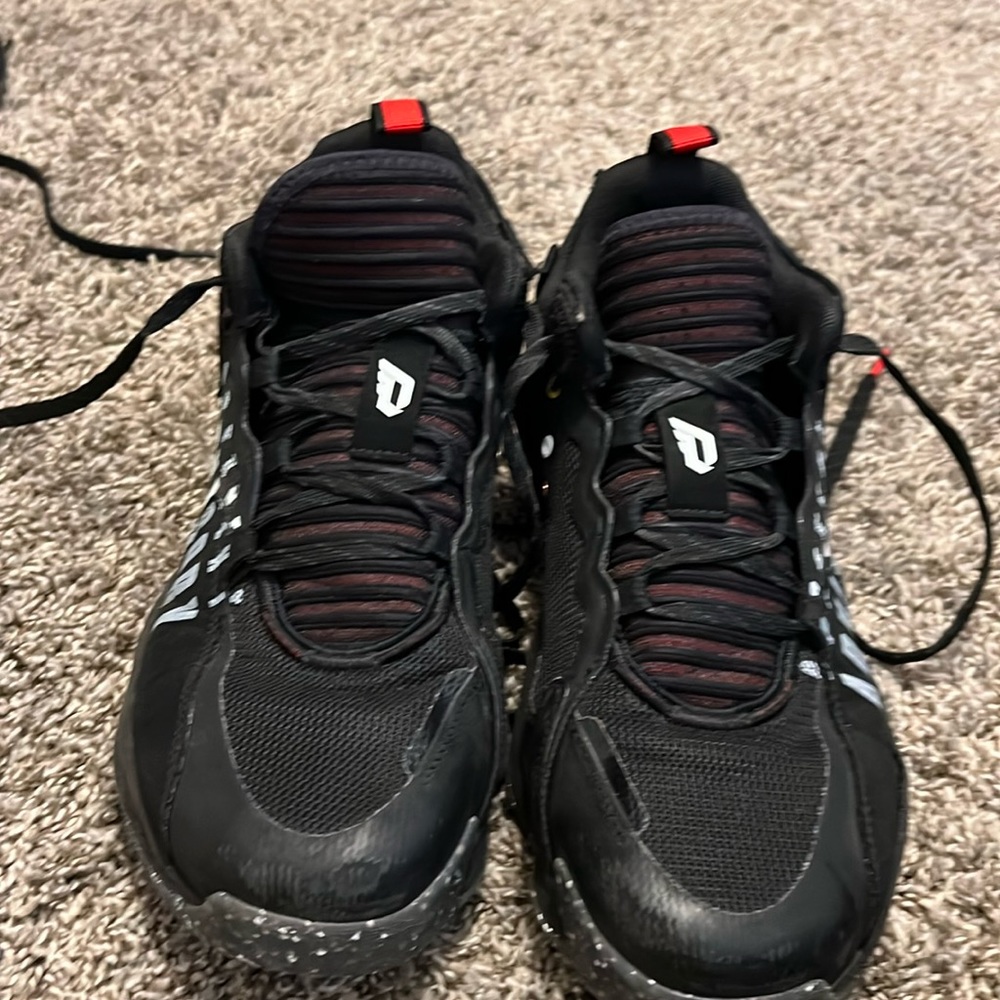 Dame 7 basketball shoes